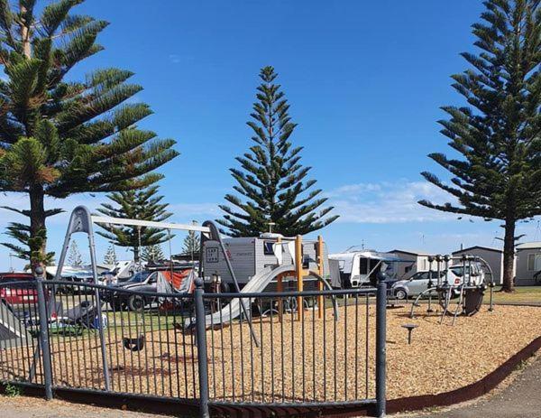 Christies Beach Tourist Park ภายนอก รูปภาพ